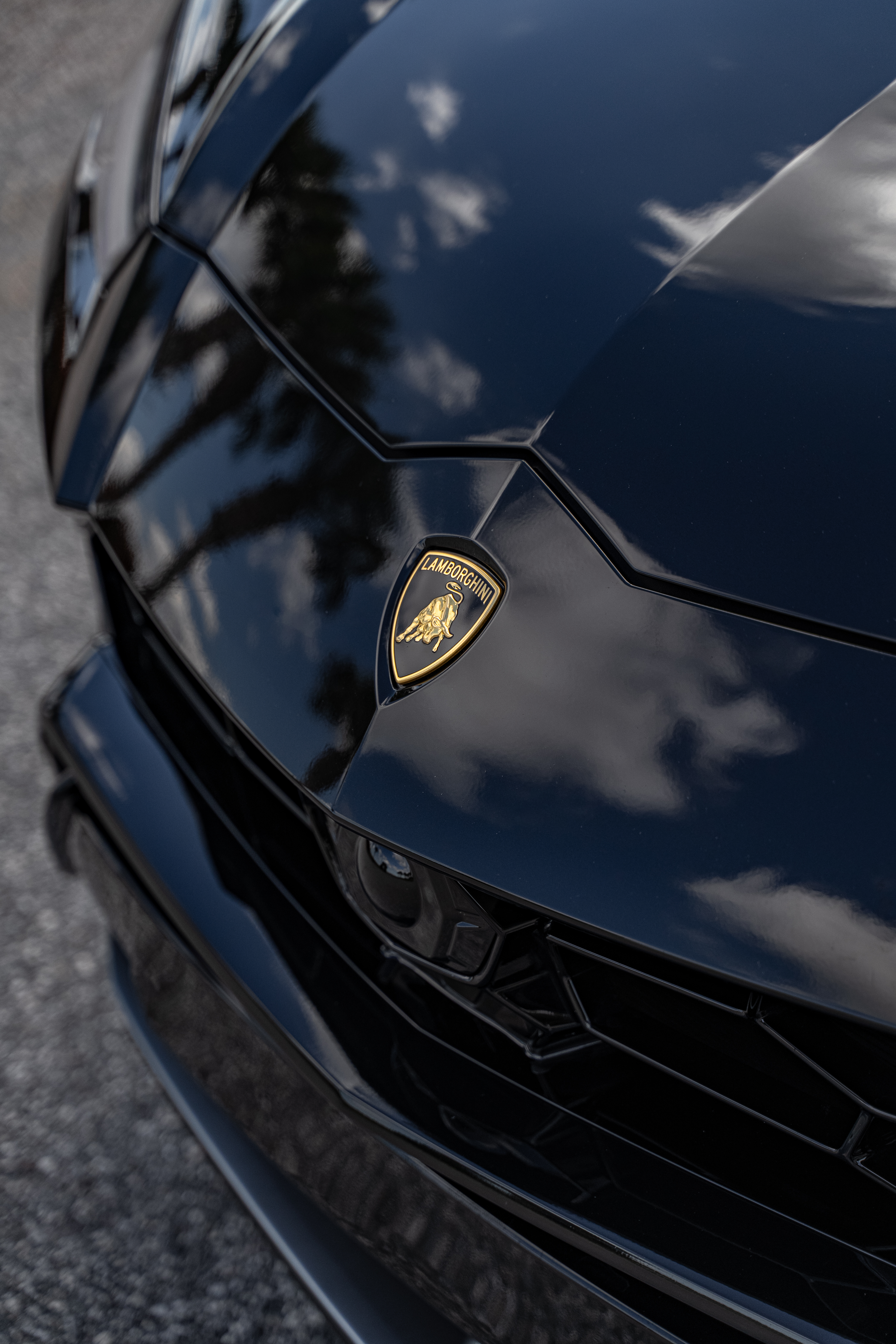 Lamborghini Urus thumbnail 3